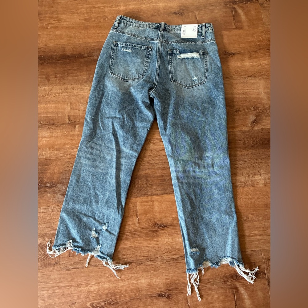 Vervet Super high waisted distressed straight crop light wash jeans size 30 - Picture 2 of 5